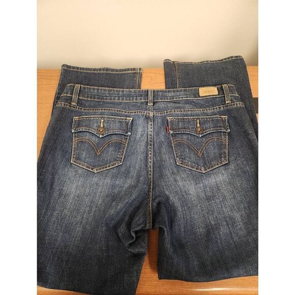 Levi 18M 590 Boot Cut Jeans. Measures approx 40W x 31 inseam x 11 rise - Picture 7 of 10